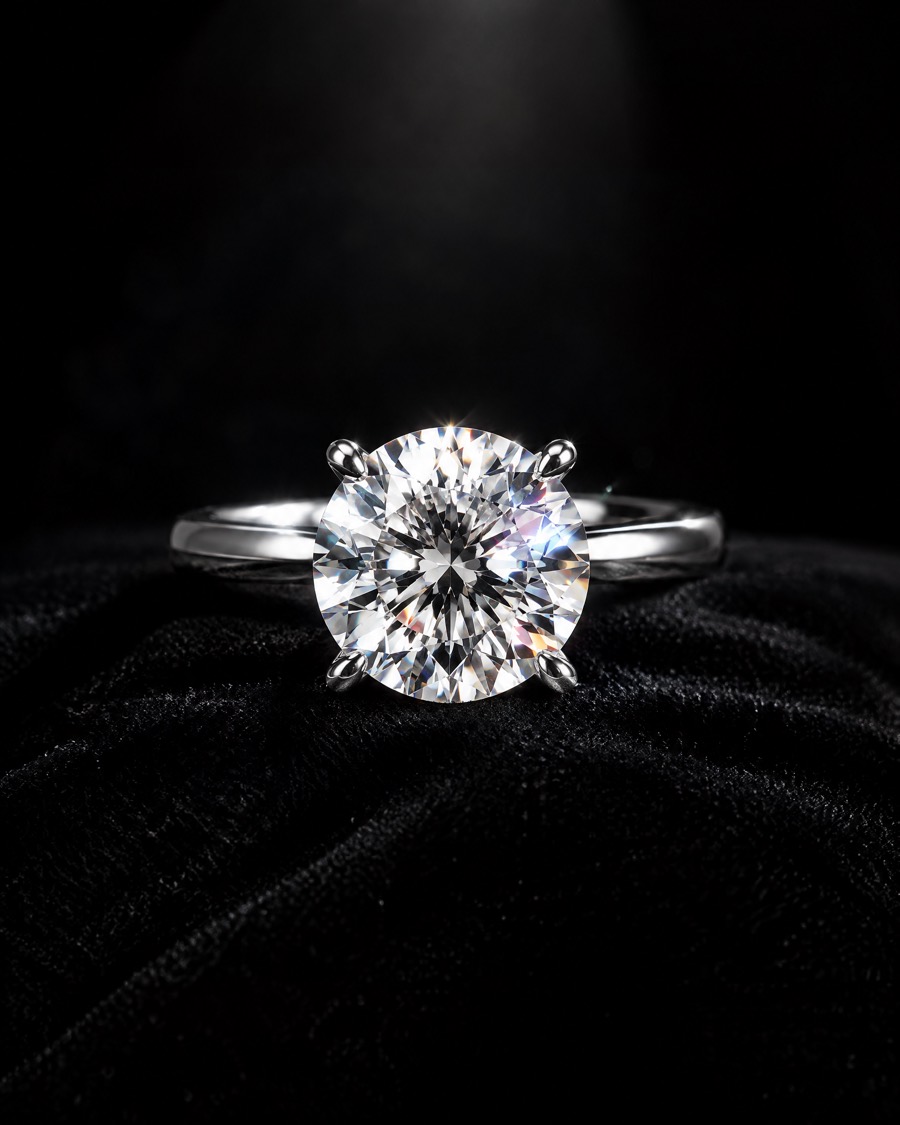 Bague solitaire en platine